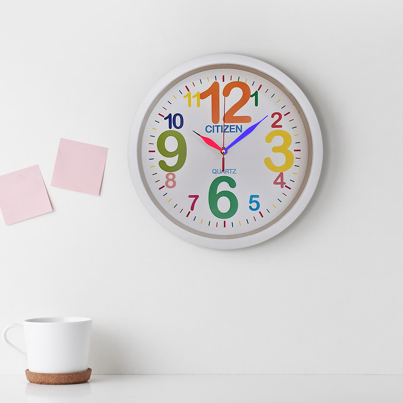 ساعت دیواری رنگارنگ